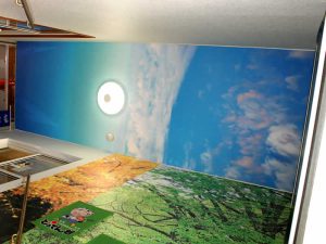 壁紙：天井に壮大な空と雲